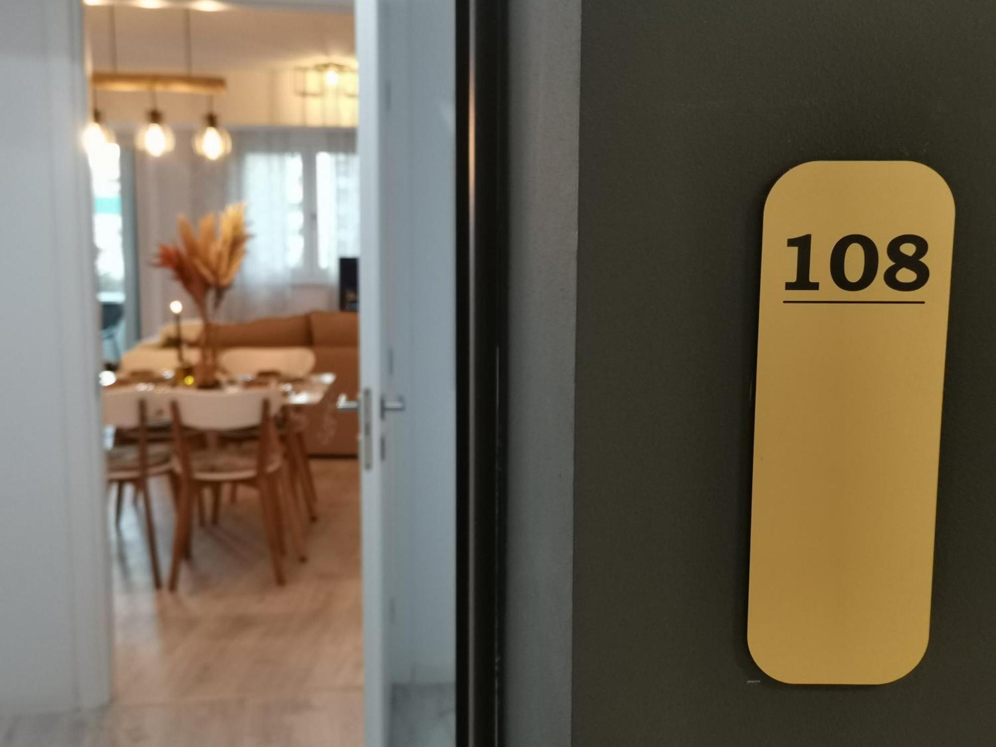 City Center Accommodation - 108 Resicabánya Kültér fotó